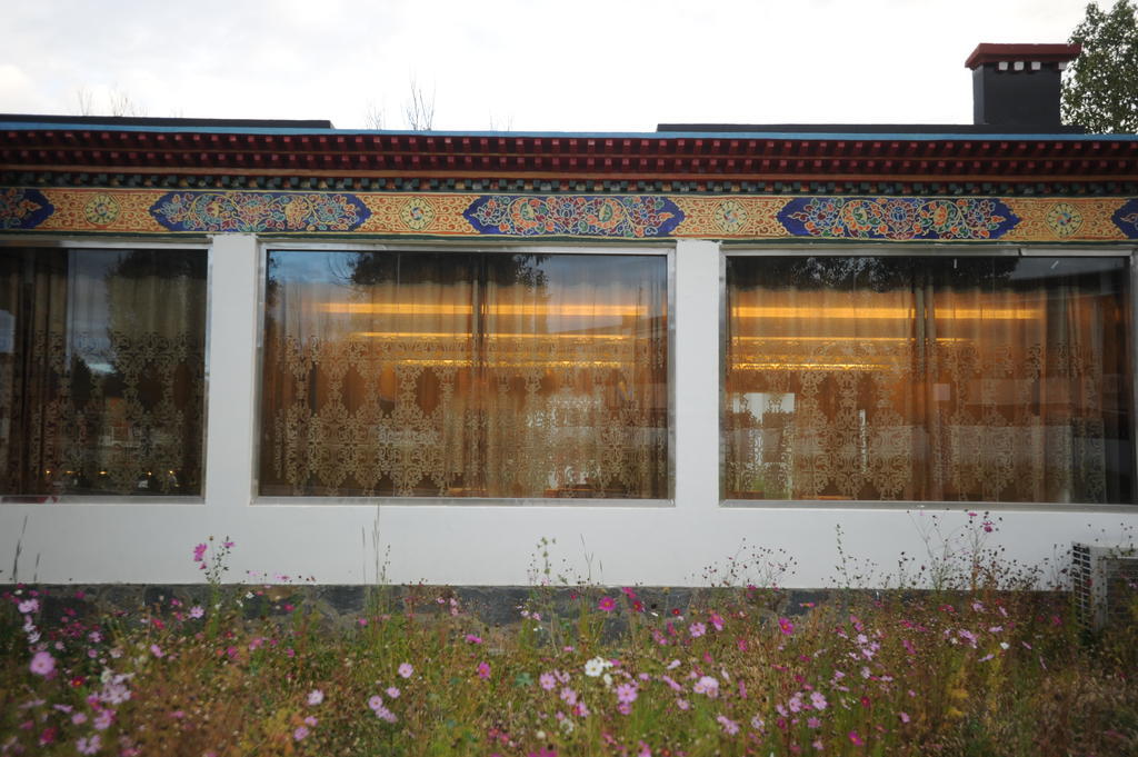 Xigaze Wanrun International Resort Hotel In Tibet מראה חיצוני תמונה